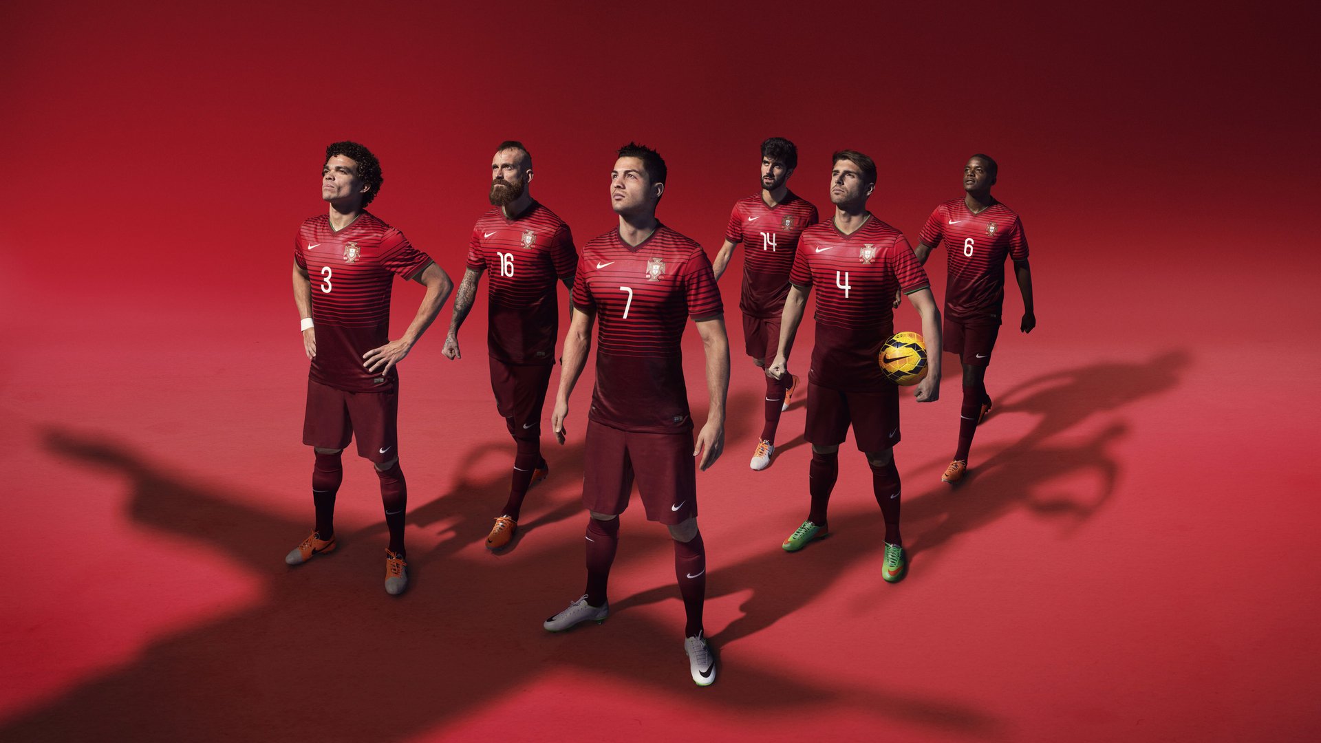 湖人压哨战胜快船，关键一役中詹姆斯连续抢断建功，湖人锁定两名中锋! 詹姆斯深情告白